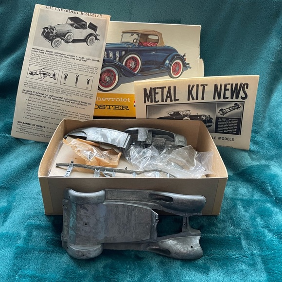 Rare Vintage Hubley 32 Chevy Roadster Metal Model Kit in Original Box - Picture 2 of 7